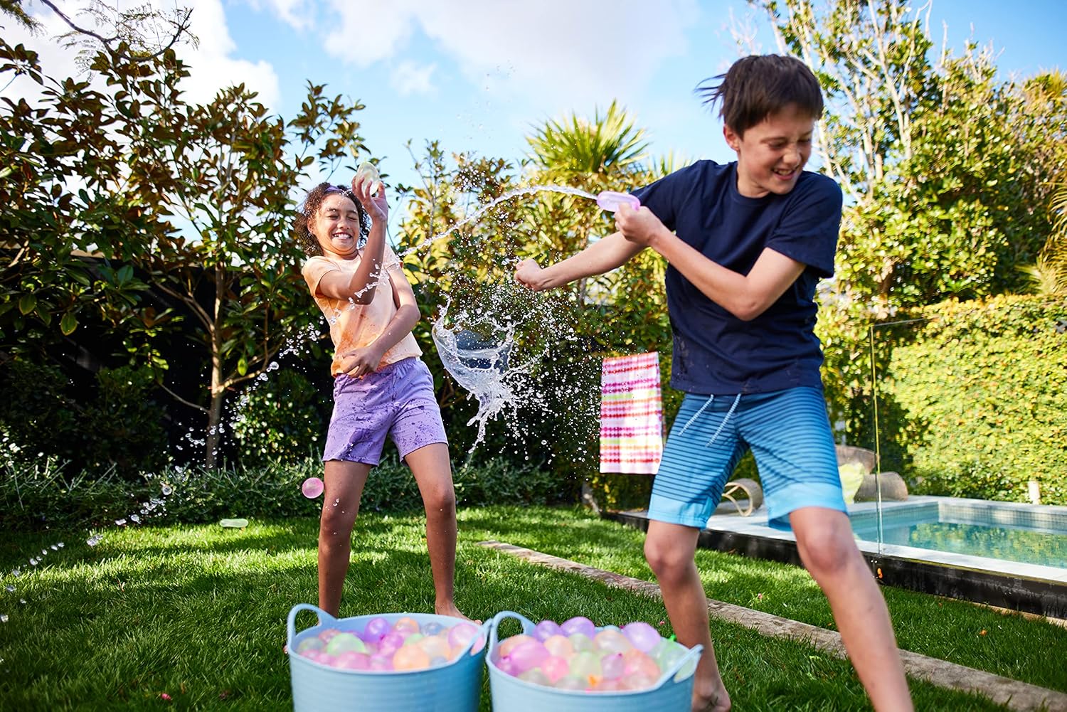 The "Balloon Set for Tropical Party" (6-piece) product of the ZURU brand